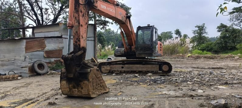 2018 Excavator Tata Hitachi ZX 220