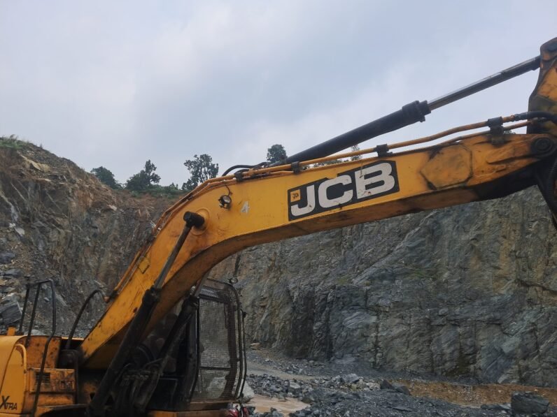 2018 Excavator JCB JS220