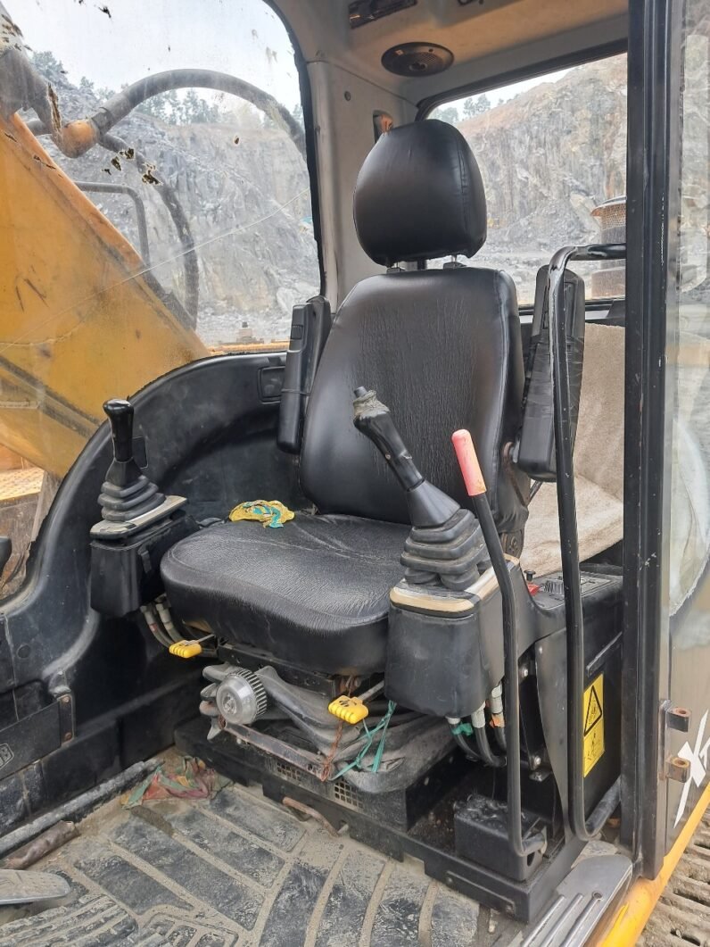 2018 Excavator JCB JS220